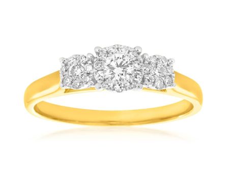 18ct Yellow Gold 0.25 Carat Diamond Trilogy Ring with 28 Diamonds For Sale