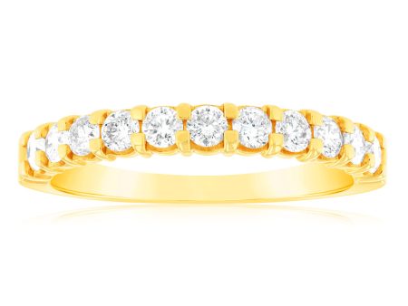 18ct Yellow Gold Ring With 1 2 Carats Of Diamonds Set with 11 Diamonds Supply